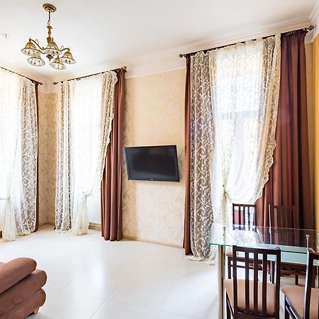 Leogrand Apartments On Doroshenka Street 1 إلفيف المظهر الخارجي الصورة